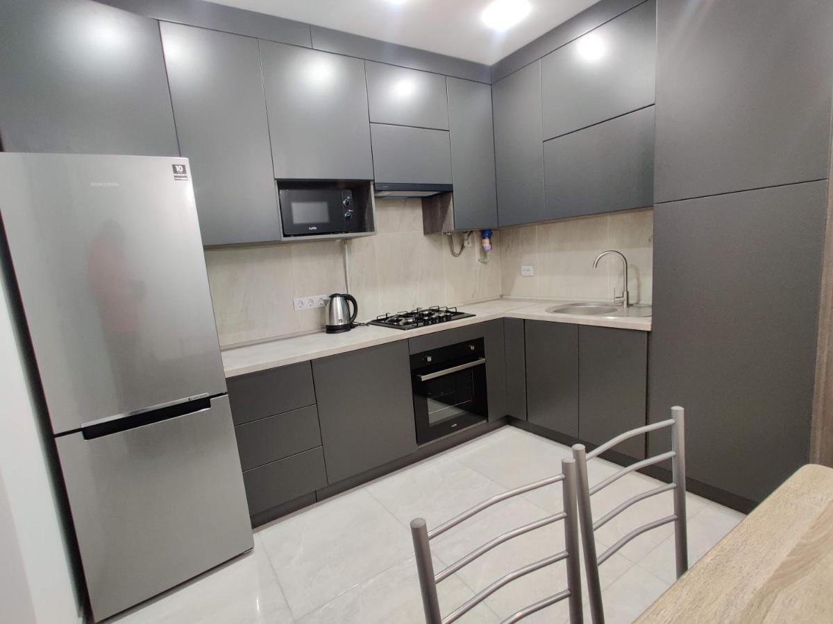 Oazis Apartments Chernivtsi Εξωτερικό φωτογραφία