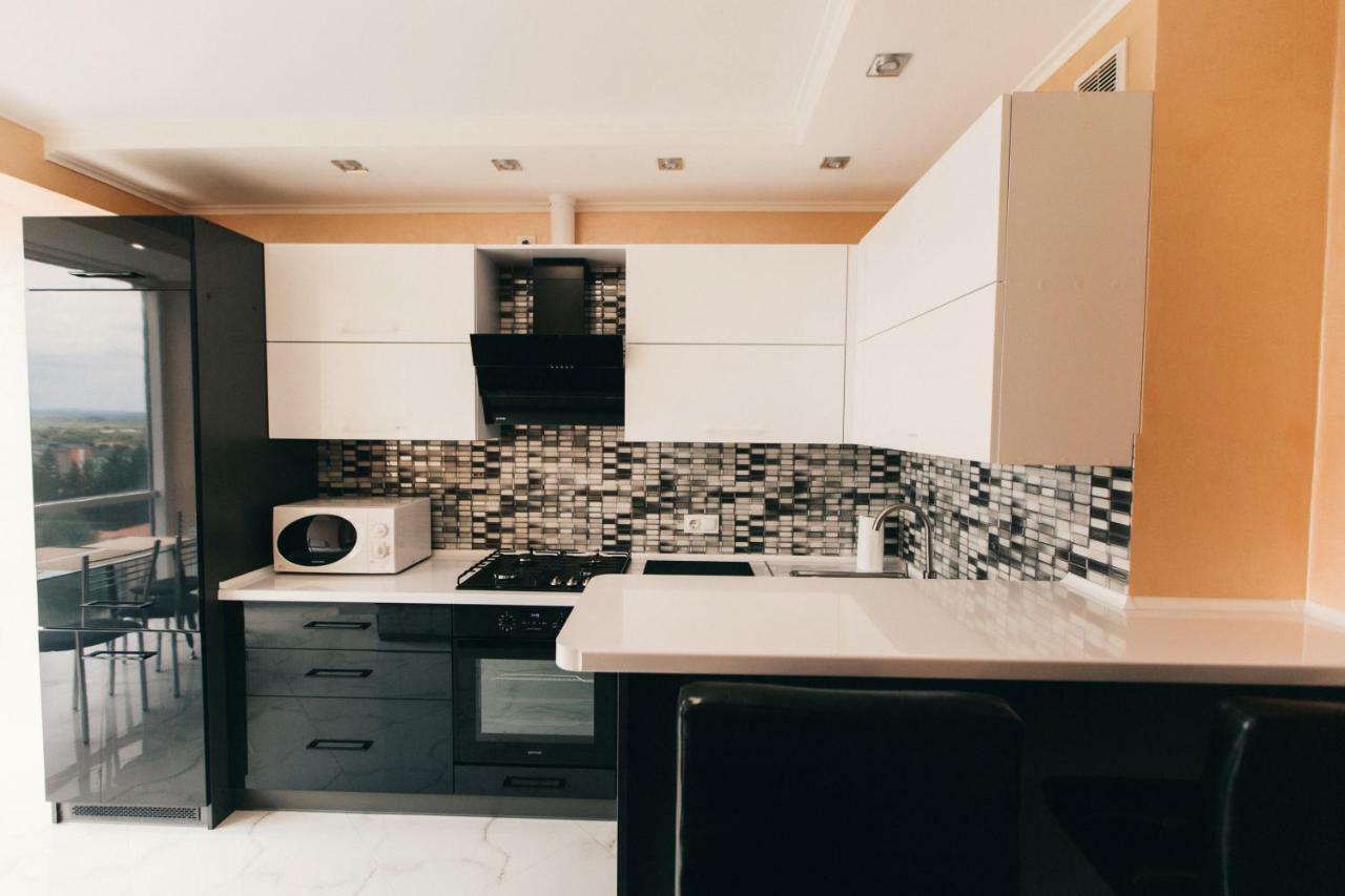 Oazis Apartments Chernivtsi Εξωτερικό φωτογραφία